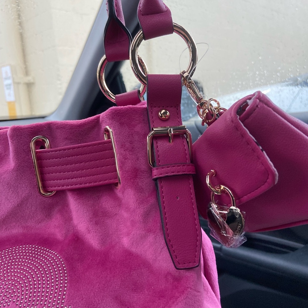 Juicy Couture Fuchsia Velvet Shoulder Bag - Picture 4 of 6